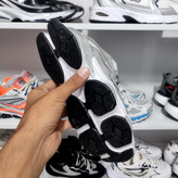 کفش کتونی مردانه نیوبالانس - new balance مدل 9060 سفید طوسی